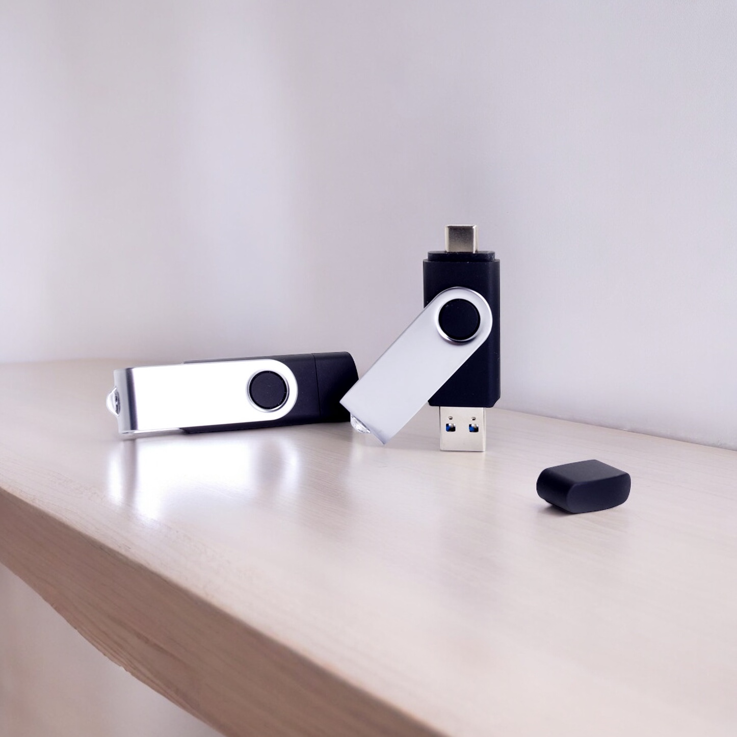 Dual USB flash drive for phones and laptops