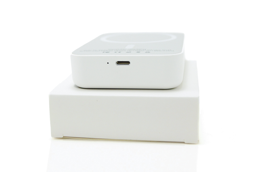 Magnetic Phone Charger Port